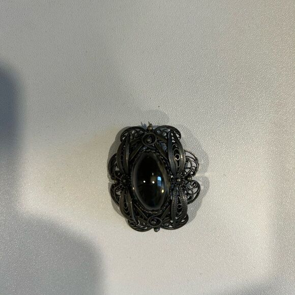 Vintage Filigree Brooch with Oval Stone - Picture 1 of 2
